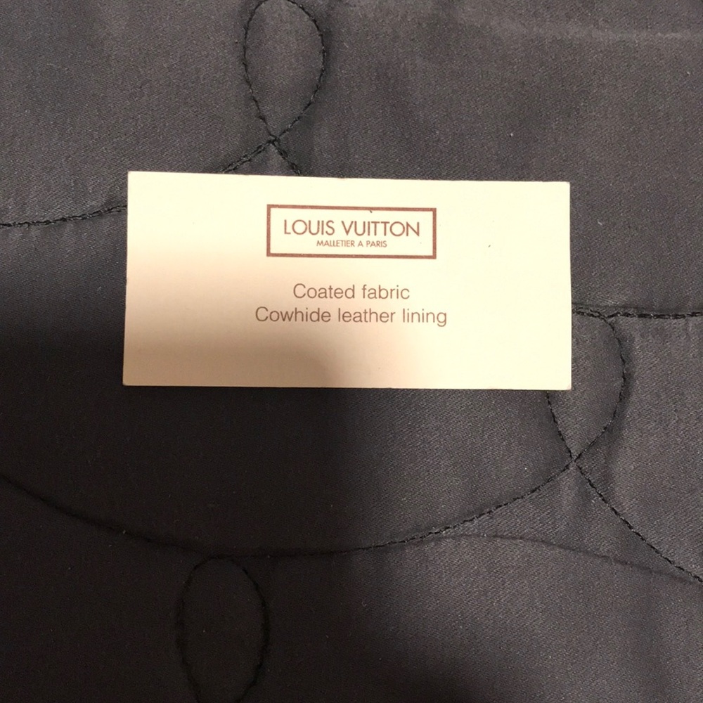 Louis Vuitton tag
